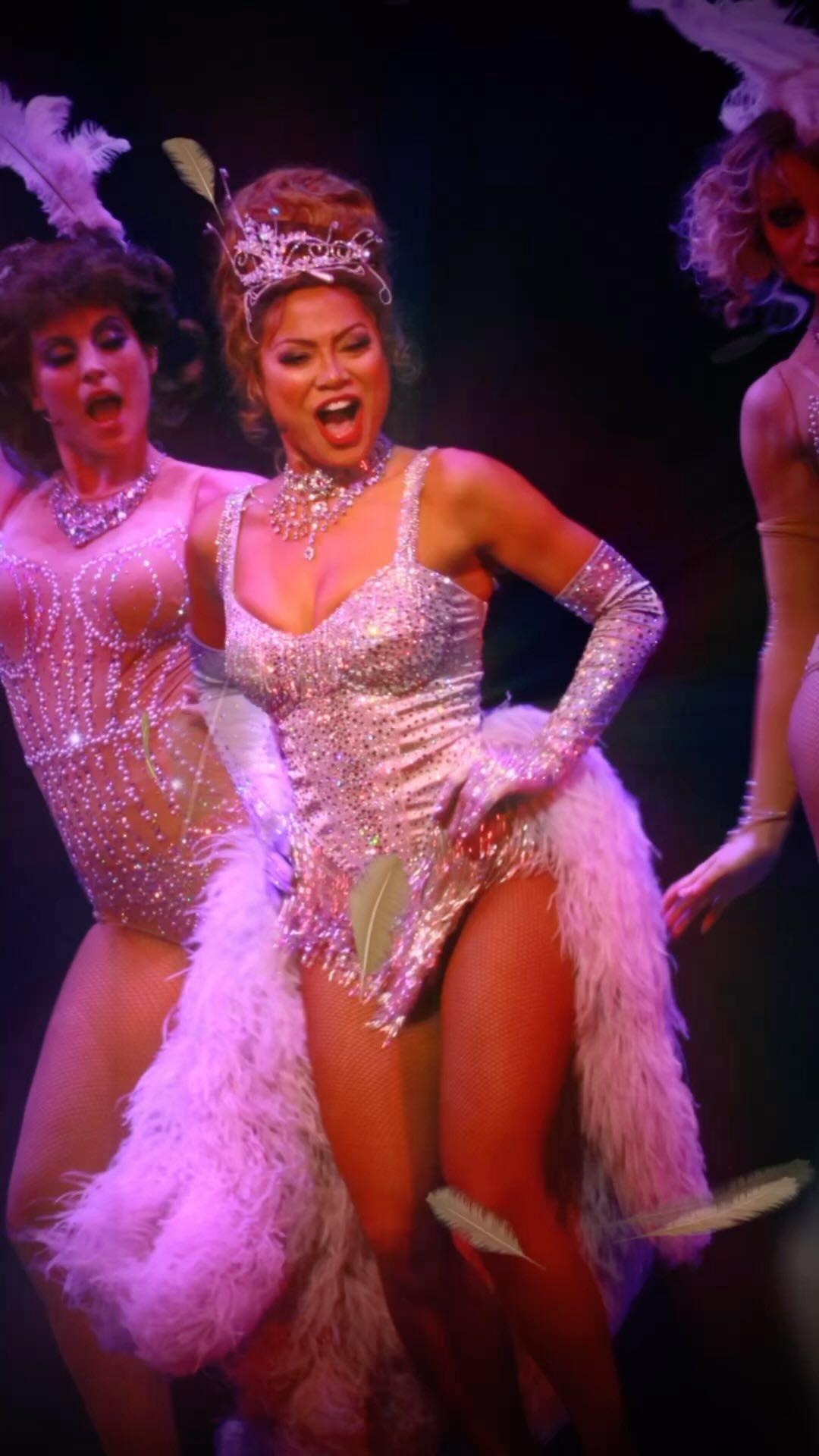 HAPPY EASTER EVERYONE! 🐣 Shake your tailfeather Moulin Rouge style! Sista chansen nu!  Moulin Rouge! The Musical spelas endast till 28 april på China Teatern i Sthlm! In o boka på showtic.se eller via länk i bio

#moulinrougethemusicalsthlm #chinateatern  #musikal #showtic #2entertain